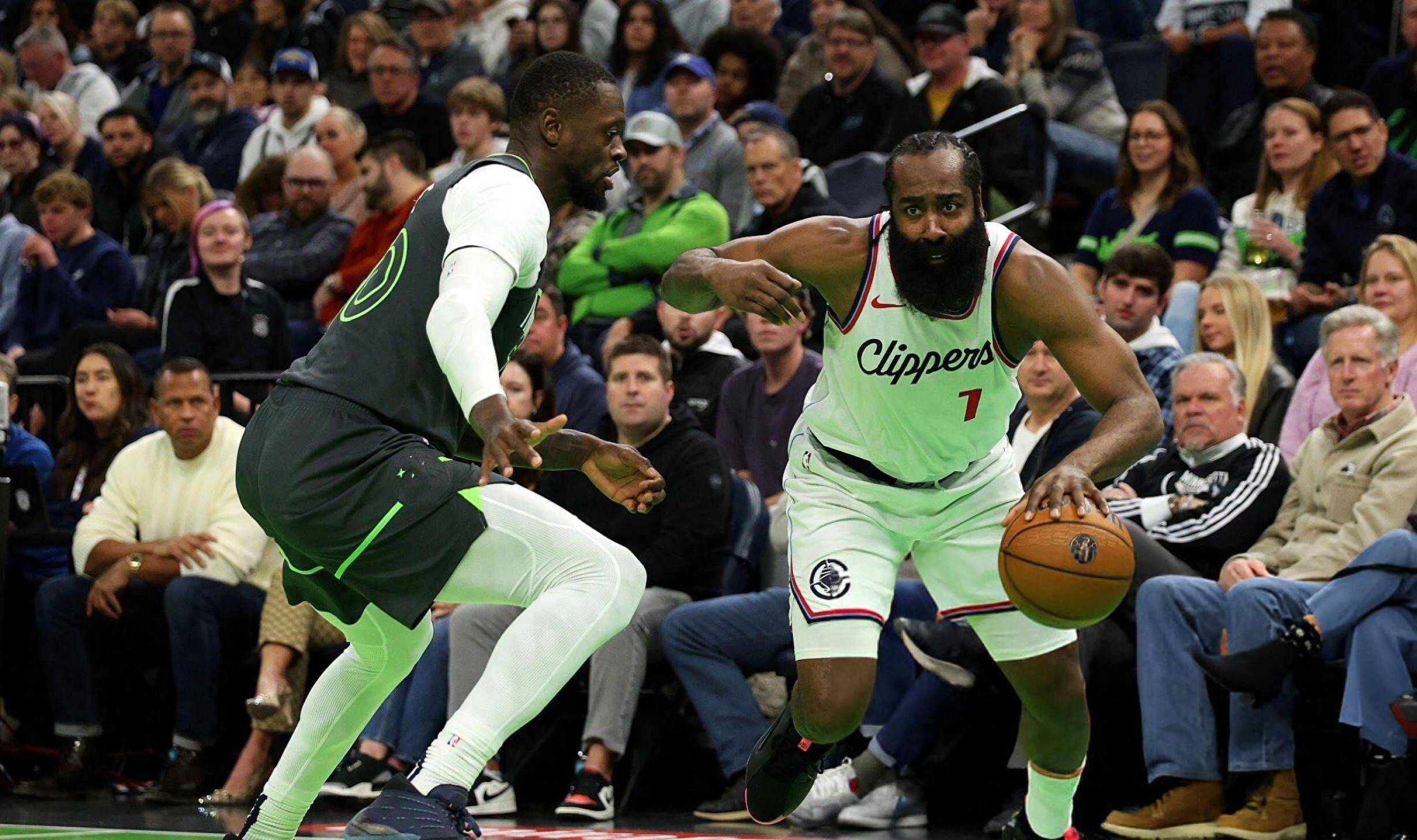 包含哈登连续十场比赛得分超过出色防守，法国队挑战极限！的词条