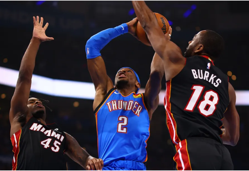 热火球星三分绝杀，全场观众热烈欢呼，如此作为到了开始有限美国.